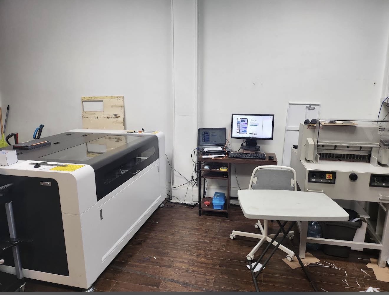 E.A MAILBOX PLUS production shop